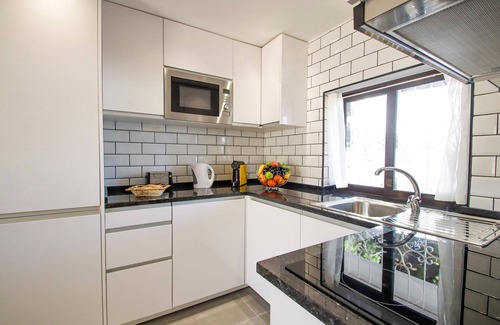 Areias de Sao Joao Apartment | 1BR w/Pool, 300m from Beach – Albufeira