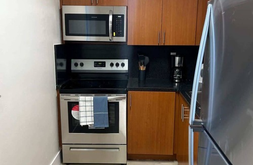 Eastern Shores Apartment | 1BR with Kitchen Close To Sunny Isles Beach
