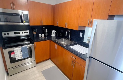 Eastern Shores Apartment | 1BR with Kitchen Close To Sunny Isles Beach