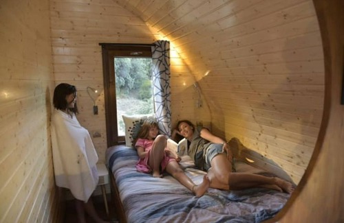 Gargantilla del Lozoya Cabin | 1encantadora Cabaña en el Árbol con Ducha y Aircon