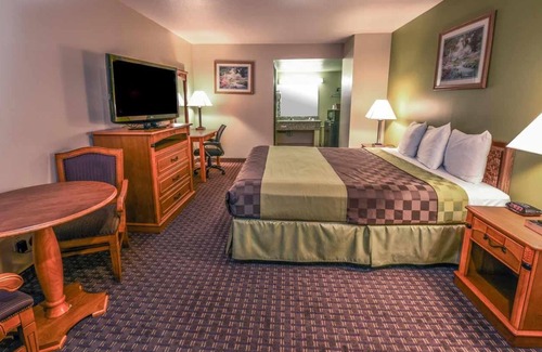 Glendale Hotel | 1KNS-1 King Non Smoking
