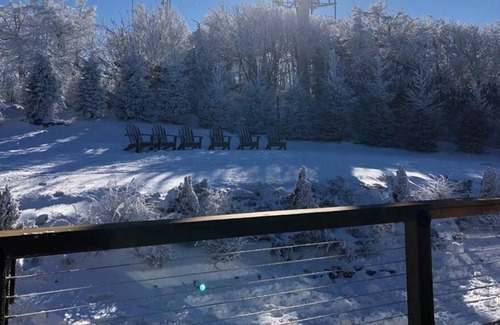 Charter Hills House | ★ 1mi to Beech Mtn ★ Fireplace ★ Fast Wifi ★