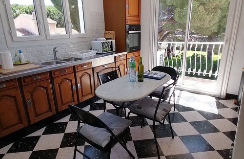Le Grau-dʼAgde Apartment | 1ST FLOOR IN A CHARMING TOWN 180M FROM THE BEACH