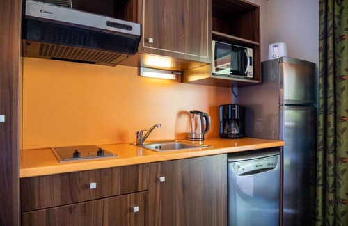 Jausiers Apartment | 1st floor, swimming pool, sauna, terrace, parking, tv, 27m², Pra Loup