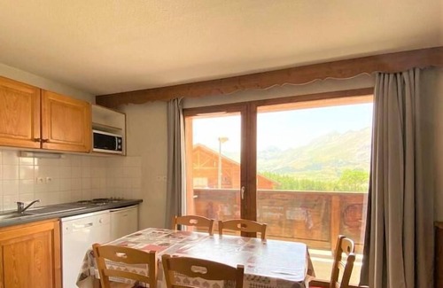 La Joue du Loup Apartment | 1st floor, view mountain, balcony, parking, tv, ski locker, 36m², La Joue du Loup