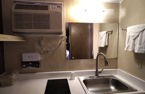 Sterling Hotel | 1st Interstate INN