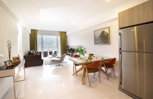 Hulu Kinta Apartment | 2 + 1 Bedroom Lakeview Superior Suite #2