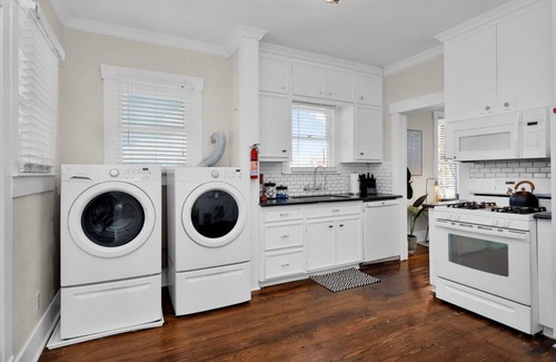 Northside House | 2/1 Inner Loop Home near Rail & Downtown
