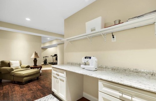 Culpeper Apartment | 2/2 bath large private apartment , eat in kitchen living room, gym & laundry