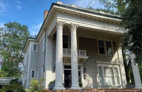 Greater Belhaven Apartment | 2/2 in Historic Mims-Dreyfus House in Belhaven