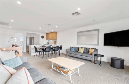 Goolwa South House | 2/57 Barrage Road - Spinnaker river view