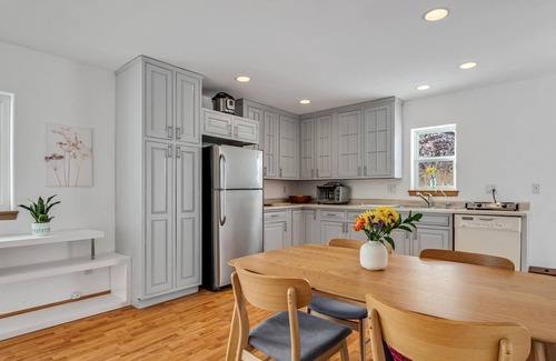 Basalt House | 2 Acres Remodel WalkTo Willit