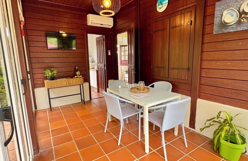 Le Carbet House | 2 air-conditioned bedrooms, 2 minutes from the beach, wifi, garden at Carbet .