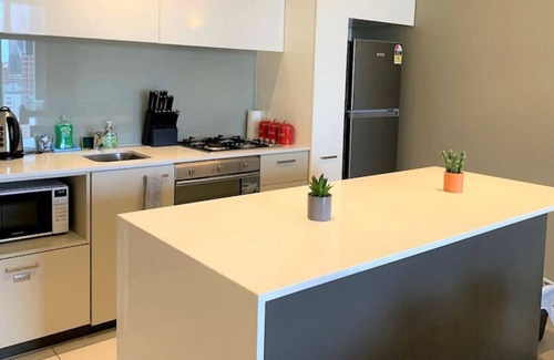 Docklands Apartment | 2 Apartments! keep family or colleagues close in the same building in a Great Location!