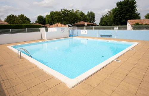 Longeville-sur-Mer Condo | 2 Bedroom Condo in Longeville-sur-Mer (Le Bouil)