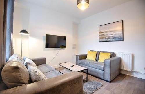 Port Talbot Apartment | 2 Bathrooms, 5 Bedrooms, Available Parking