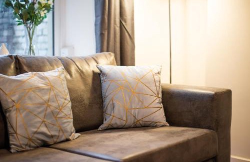 Port Talbot Apartment | 2 Bathrooms, 5 Bedrooms, Available Parking