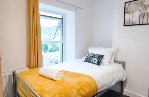 Port Talbot Apartment | 2 Bathrooms, 5 Bedrooms, Available Parking