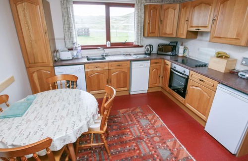 Drumchork Cottage | 2 BAYVIEW BUNGALOW, character holiday cottage in Poolewe