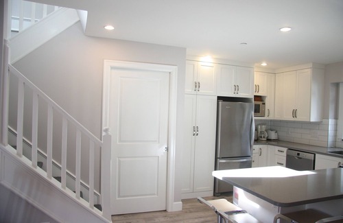 Arbutus Ridge House | 2 bd, 1.5 bathroom cottage at Vancouver Traveller B&B