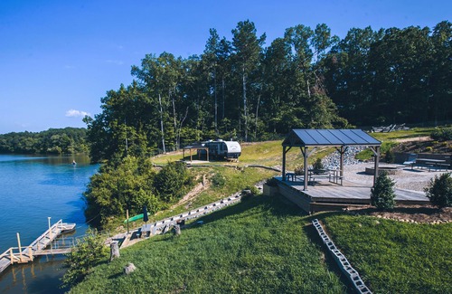 Cave Spring Cabin | 2 Bd Lake Weiss/Coosa River Charming, Waterfront Retreat. Fishermen's Paradise!