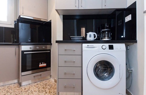 Pangrati Apartment | 2 Bd Modern Apt with Balcony in Pagrati