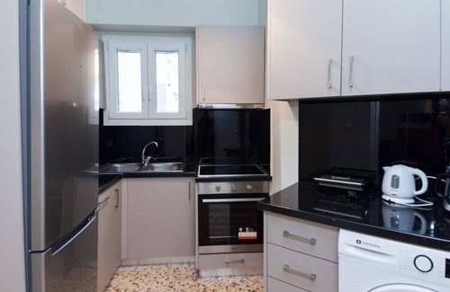 Pangrati Apartment | 2 Bd Modern Apt with Balcony in Pagrati