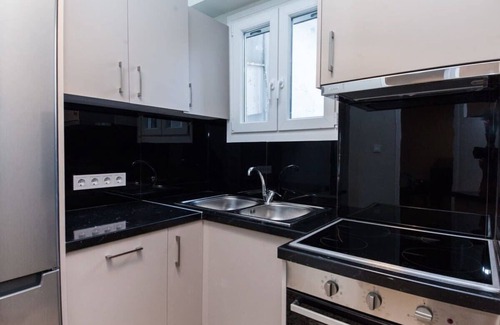 Pangrati Apartment | 2 Bd Modern Apt with Balcony in Pagrati