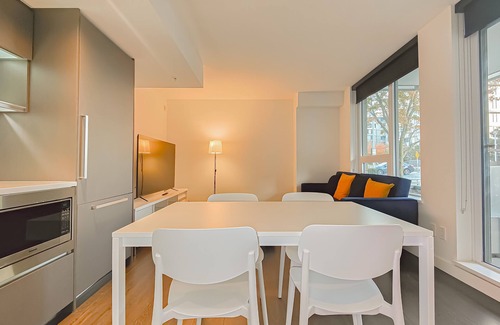 Golden Village Apartment | 2-BDR&2-Bath | 850sq.ft | AC | Free WiFi & Parking | Quiet Neighbor