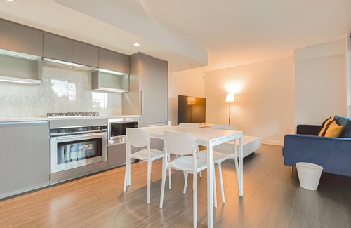 Golden Village Apartment | 2-BDR&2-Bath | 850sq.ft | AC | Free WiFi & Parking | Quiet Neighbor