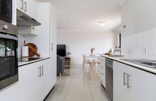 Acacia Ridge Apartment | 2 Bdr Apt! Kitchen! Undercover Parking! 6AS2