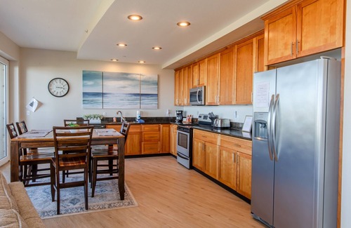 Rockaway Beach Condo | 2 BDR | Beachfront | Private Balcony | Ocean Views