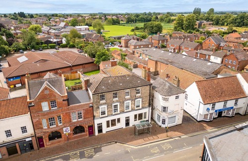 Market Rasen Apartment | 2 Bdr Modern Living in The Old Bank Hse