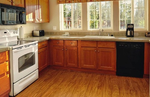 Pinetop Cabin | 2 BDRM CABIN~ PVC AT THE ROUNDHOUSE RESORT~ 3 MILES TO DOWNTOWN, SHOPS & DINING
