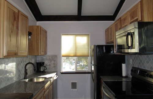 Warrior's Mark Condo | ❇ 2 bdrm, Cozy Top Floor Mountain Escape located on FREE bus line ❇