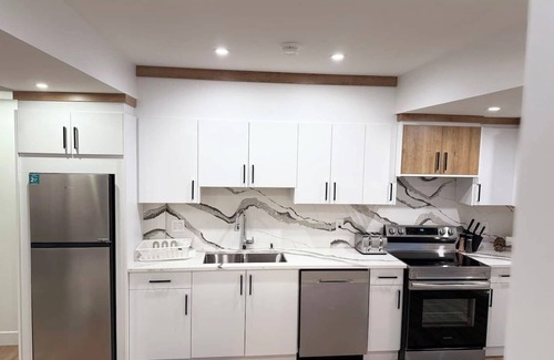 Beaumont Apartment | 2 Bdrm Legal Suite| Newly Built| 20 mins Airport