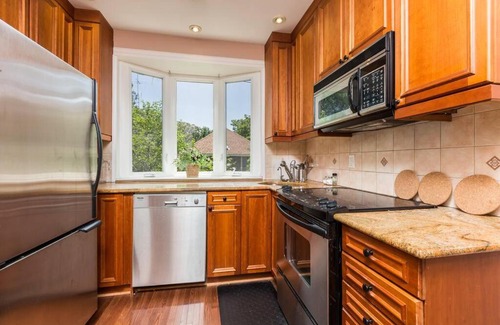 Sunnylea House | 2-BDRM Lovely Home - Sunnylea Prime -The Kingsway