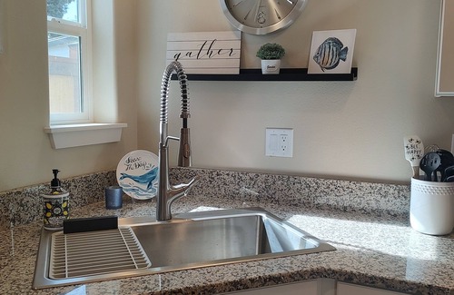 Florence Condo | 2 bdrm Walking distance to all