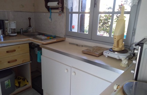 Saint-Louis-De-Montferrand House | 2 bedroom house with terrace and garden