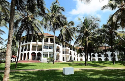 Nyali House | 2 Beautifully Furnished Suites w/Access to Spa, Pools, and Private Beach