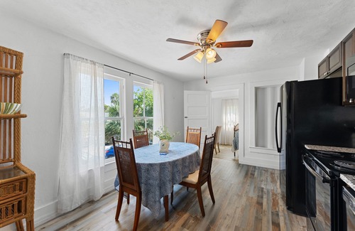 Historic District Apartment | 2 bed, 1 bath, 2nd floor apartment in the heart of downtown, historic New Smyrna Beach.