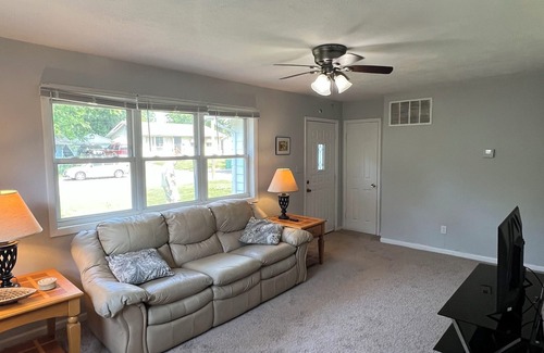 Springfield House | 2 Bed, 1 Bath + Office. Newly Renovated. Centrally located. Security Cameras.