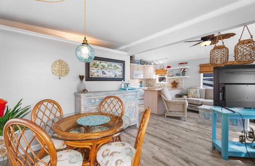 Nettles Island House | 2 bed, 2 ba coastal-decorated beach house on Nettles Island