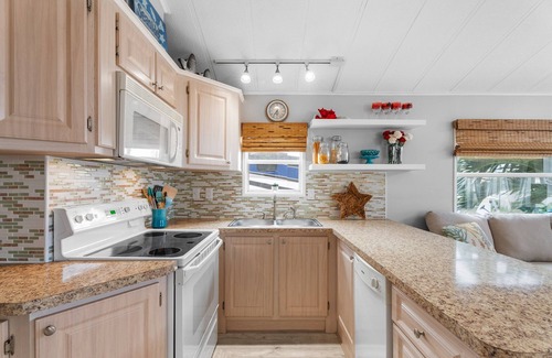 Nettles Island House | 2 bed, 2 ba coastal-decorated beach house on Nettles Island