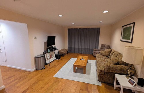 Fort Lee Condo | 2 Bed 2 Bath in Fort Lee, NJ with Quick Access to NYC