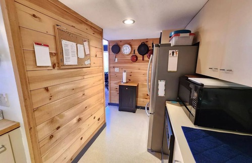 Lincoln House | 2 Bed/2Bath White Mtn treetop Townhome across from Loon w views,npool & shuttle