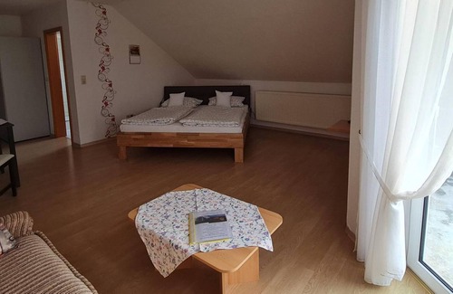 Burgsponheim Apartment | 2-bed apartment (30 sqm) - cloister garden - winery and holiday apartment Erbacher Hof