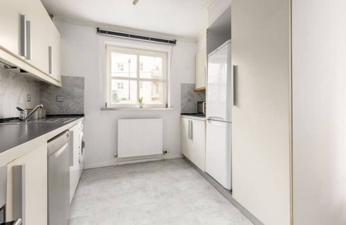 Surrey Docks Apartment | 2 Bed Apartment in Surrey Quays