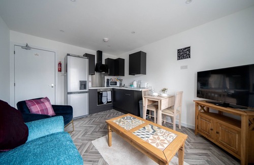 Central Aberdeen Apartment | 2 bed apartment minutes from beach