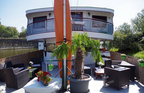 Leipziger Vorstadt Apartment | 2-bed cabin on a residential vessel